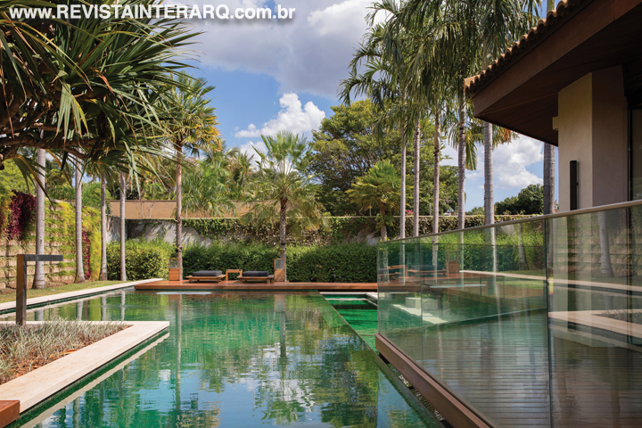 Uma casa que estimula o bem-viver em todos os espaços - Revista InterArq | Arquitetura, Decoração, Design, Paisagismo e Lifestyle