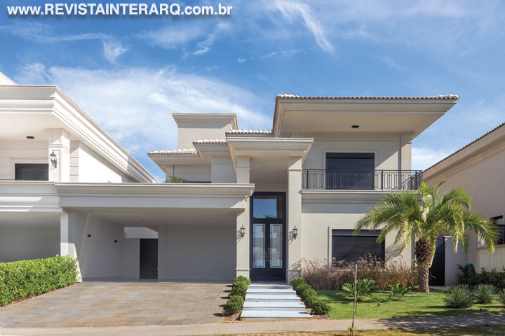 Este projeto de Carla Flauzino conta com um visual clássico e acolhedor - Revista InterArq | Arquitetura, Decoração, Design, Paisagismo e Lifestyle