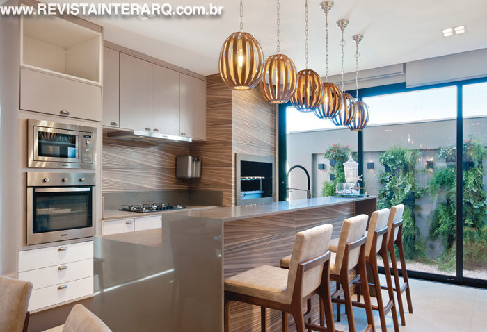 Traços imponentes definem esta casa contemporânea - Revista InterArq | Arquitetura, Decoração, Design, Paisagismo e Lifestyle