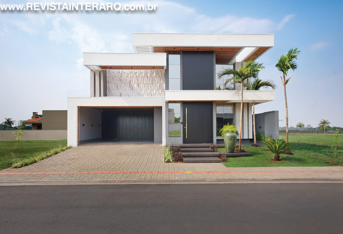 Uma residência funcional e elegante foi projetada por Juliana Saraiva - Revista InterArq | Arquitetura, Decoração, Design, Paisagismo e Lifestyle