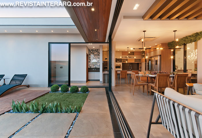 As soluções desta residência ressaltaram a personalidade dos moradores - Revista InterArq | Arquitetura, Decoração, Design, Paisagismo e Lifestyle