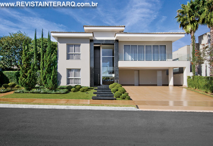 Esta casa foi pensada com acabamentos requintados e espaços funcionais - Revista InterArq | Arquitetura, Decoração, Design, Paisagismo e Lifestyle