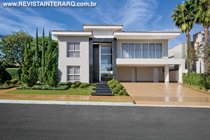 Esta casa foi pensada com acabamentos requintados e espaços funcionais - Revista InterArq | Arquitetura, Decoração, Design, Paisagismo e Lifestyle