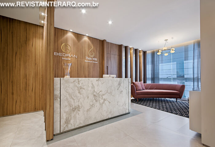 Uma clínica com ambientes amplos e acolhedores - Revista InterArq | Arquitetura, Decoração, Design, Paisagismo e Lifestyle