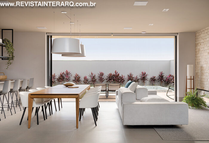 Um projeto totalmente moderno e com soluções atemporais - Revista InterArq | Arquitetura, Decoração, Design, Paisagismo e Lifestyle