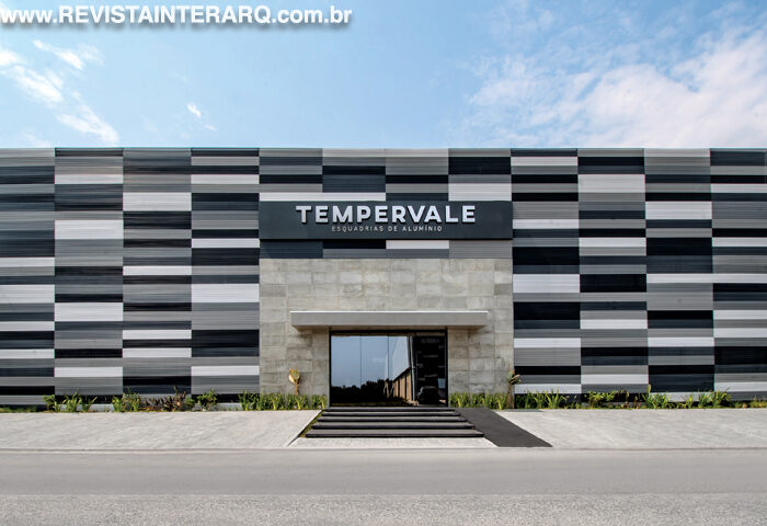 Leveza e funcionalidade definem este projeto comercial de Carlos Vidal - Revista InterArq | Arquitetura, Decoração, Design, Paisagismo e Lifestyle