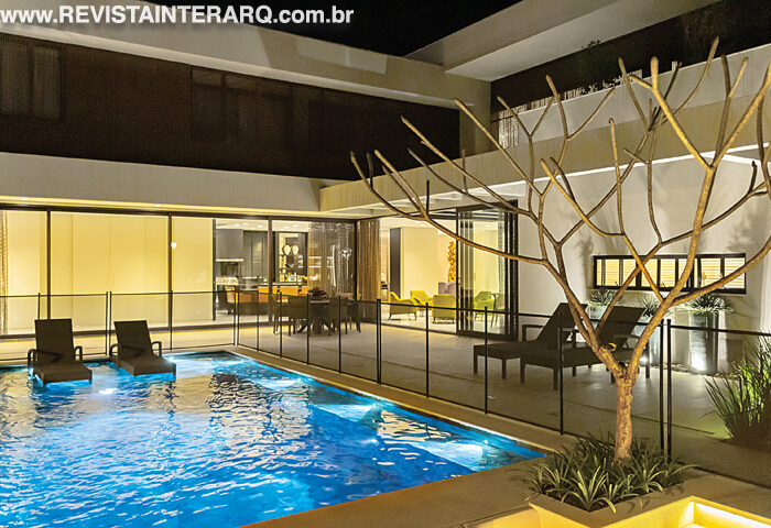 Soluções sofisticadas e elegantes se mesclam aos ambientes fluídos nesta casa - Revista InterArq | Arquitetura, Decoração, Design, Paisagismo e Lifestyle
