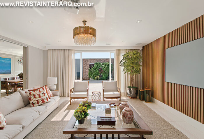 Ambientes integrados e funcionais criaram uma residência atemporal - Revista InterArq | Arquitetura, Decoração, Design, Paisagismo e Lifestyle