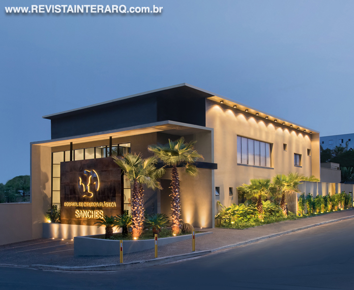 Ares de hotelaria permearam este hospital de cirurgia plástica - Revista InterArq | Arquitetura, Decoração, Design, Paisagismo e Lifestyle