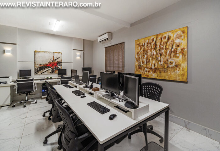 No escritório, as profissionais valorizaram elementos essenciais - Revista InterArq | Arquitetura, Decoração, Design, Paisagismo e Lifestyle