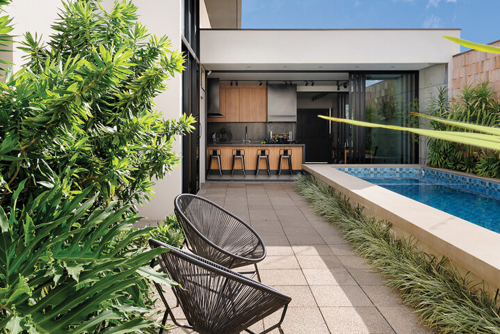 Uma casa com elementos urbanos e modernos - Revista InterArq | Arquitetura, Decoração, Design, Paisagismo e Lifestyle