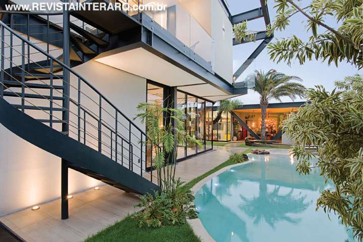 Concebido com projeto sustentável, esta casa tem soluções totalmente modernas - Revista InterArq | Arquitetura, Decoração, Design, Paisagismo e Lifestyle