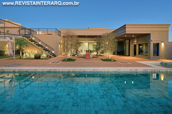 Esta casa ampla e integrada é repleta de soluções para o bem-viver - Revista InterArq | Arquitetura, Decoração, Design, Paisagismo e Lifestyle