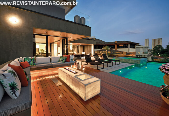 Acabamentos sofisticados trouxeram uma atmosfera elegante para esta casa - Revista InterArq | Arquitetura, Decoração, Design, Paisagismo e Lifestyle