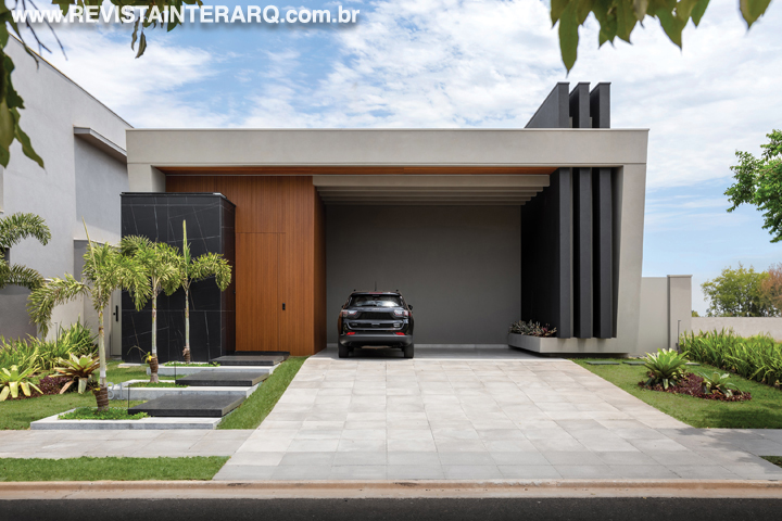 Traços retos e imponentes destacam a atmosfera moderna desta residência - Revista InterArq | Arquitetura, Decoração, Design, Paisagismo e Lifestyle