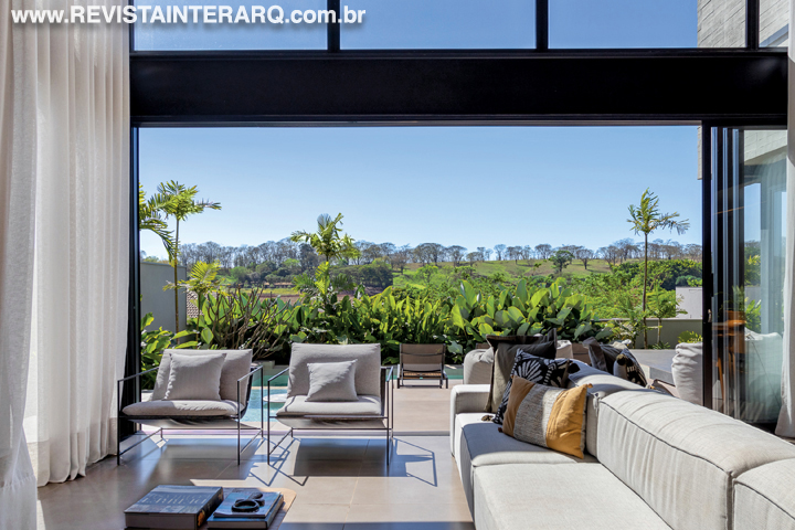 Concreto aparente, madeira e ferro destacam este projeto contemporâneo - Revista InterArq | Arquitetura, Decoração, Design, Paisagismo e Lifestyle