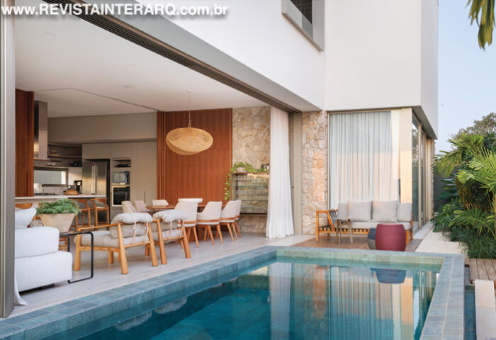 Grandes aberturas trouxeram uma identidade moderna para este projeto - Revista InterArq | Arquitetura, Decoração, Design, Paisagismo e Lifestyle