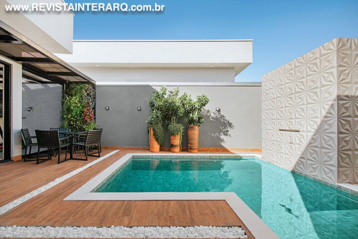 A fachada desta casa é imponente e contemporânea - Revista InterArq | Arquitetura, Decoração, Design, Paisagismo e Lifestyle