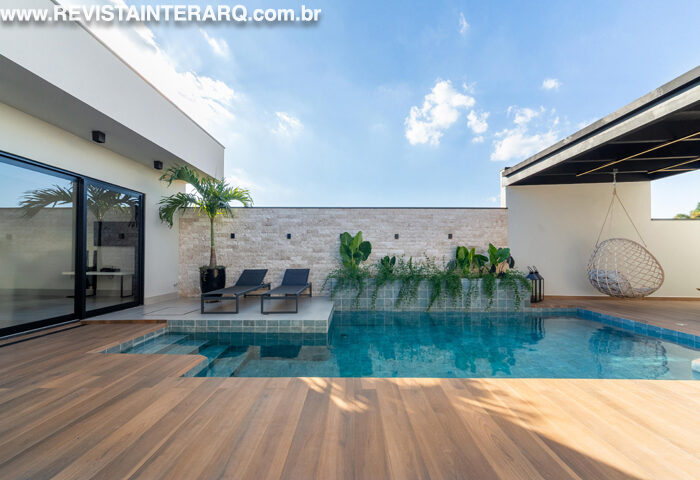 Integração e conforto para receber bem definem este projeto - Revista InterArq | Arquitetura, Decoração, Design, Paisagismo e Lifestyle