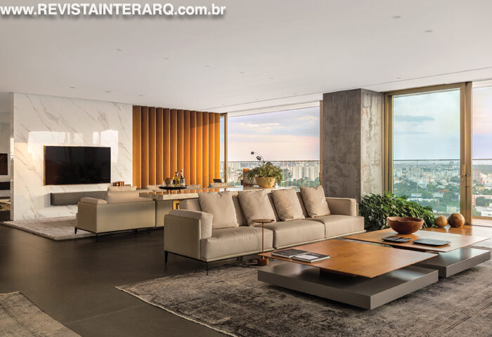 Esta cobertura triplex tem uma vista panorâmica, onde sofisticação, lazer e natureza se encontram em perfeita harmonia - Revista InterArq | Arquitetura, Decoração, Design, Paisagismo e Lifestyle