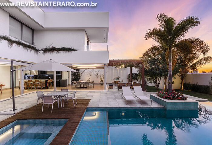 Um projeto que transforma desníveis em destaque, com fluidez, vistas e elegância - Revista InterArq | Arquitetura, Decoração, Design, Paisagismo e Lifestyle