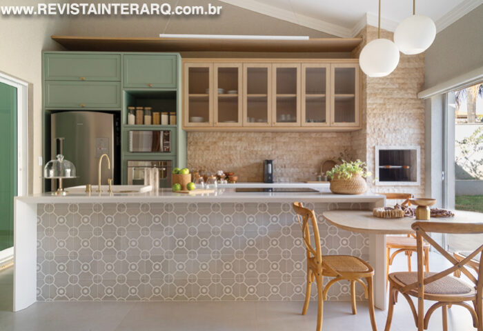 Os espaços desse projeto em estilo “farmhouse” foram desenhados para garantir conforto, beleza e funcionalidade - Revista InterArq | Arquitetura, Decoração, Design, Paisagismo e Lifestyle