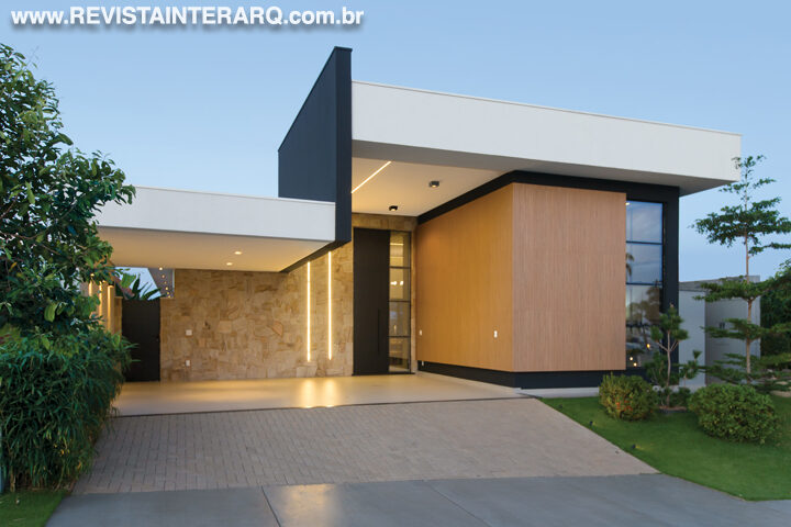 Esta residência equilibra volumes dinâmicos, luz e paisagismo - Revista InterArq | Arquitetura, Decoração, Design, Paisagismo e Lifestyle
