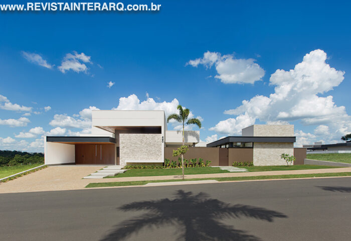 Esta casa térrea une estética e funcionalidade - Revista InterArq | Arquitetura, Decoração, Design, Paisagismo e Lifestyle