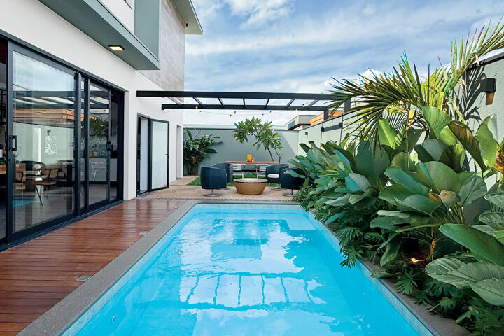 Integração, espaços fluidos e o contato com a natureza são os destaques do projeto - Revista InterArq | Arquitetura, Decoração, Design, Paisagismo e Lifestyle
