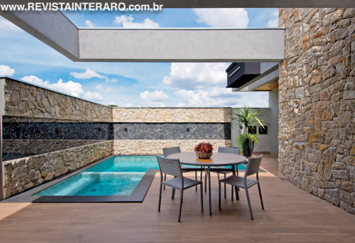 Uma casa térrea, luminosa e feita para acolher - Revista InterArq | Arquitetura, Decoração, Design, Paisagismo e Lifestyle